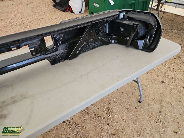 chevrolet-silverado-rear-bumper-4th-generation-image-5