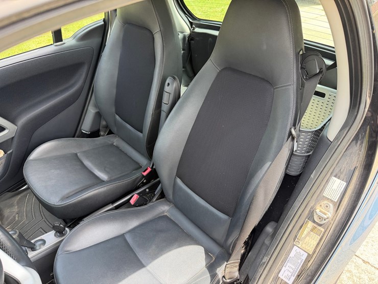#1488-•-2012-smart-fortwo-passion-coupe-image-24