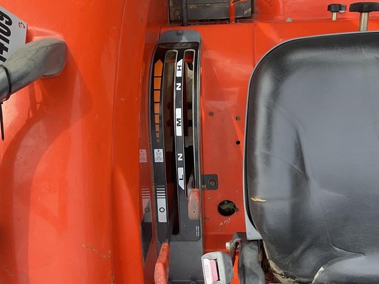 2005-kubota-l3830-image-12