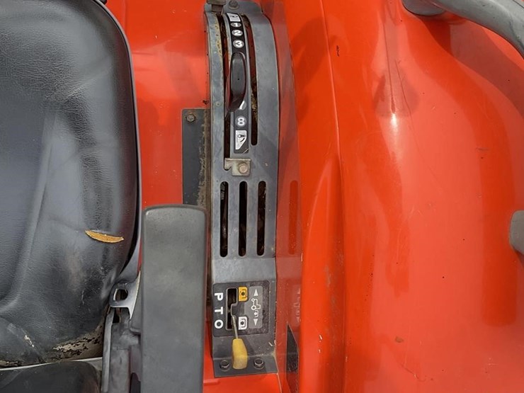 2005-kubota-l3830-image-13