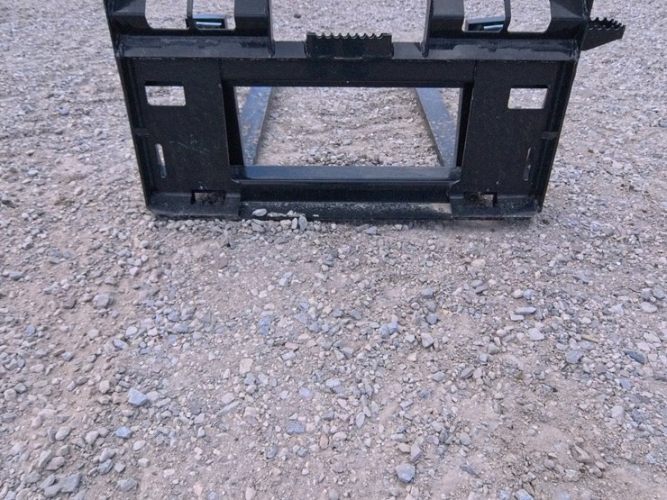#2056-•-new-hd-skid-steer-quick-attach-forks-image-4