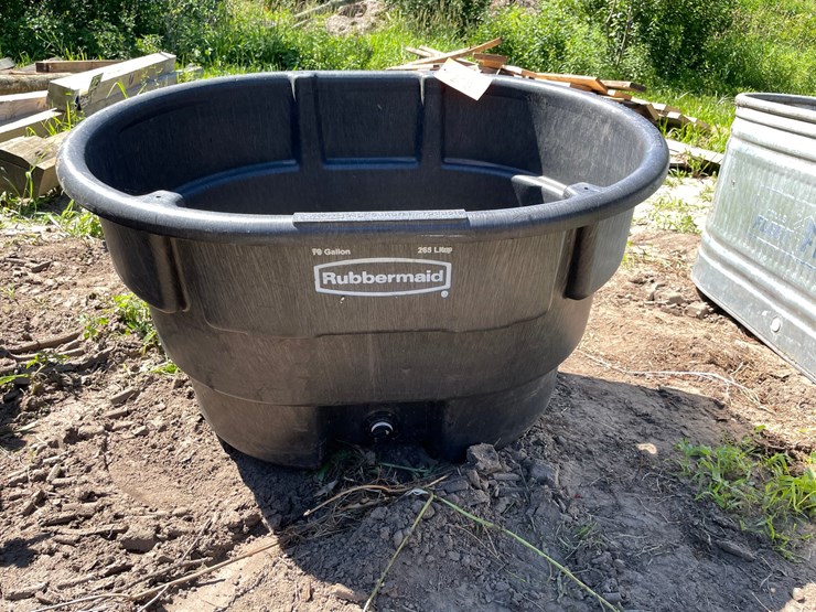 #7133-•-rubbermaid-stock-tank-image-2