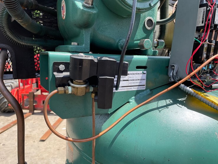 #6077-•-champion-air-compressor-image-9