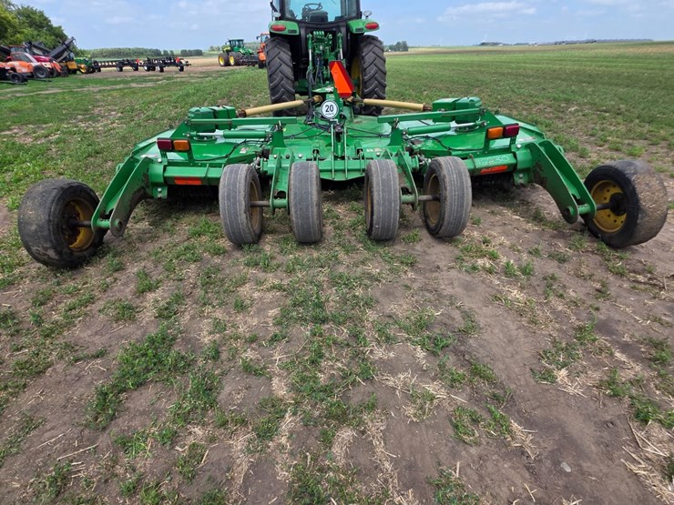 john-deere-r15-image-13