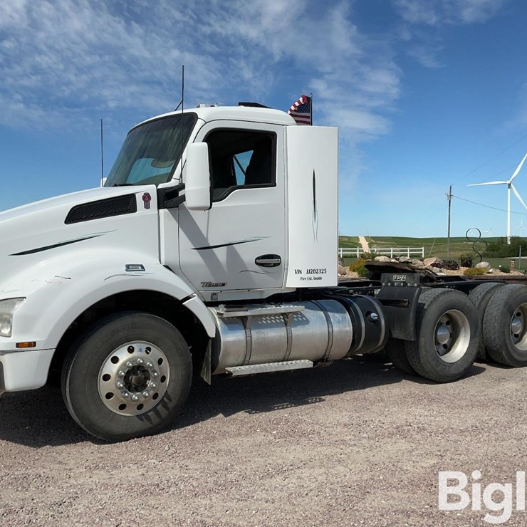 2018 KENWORTH T880
