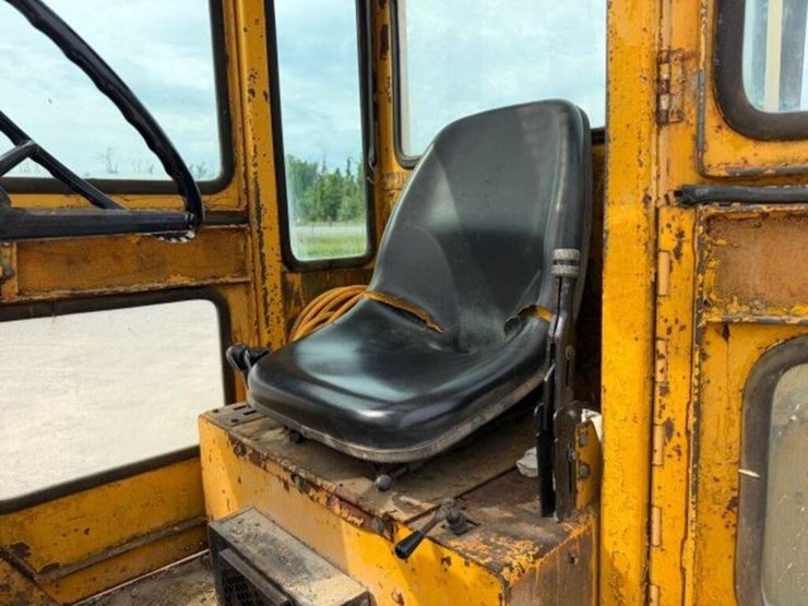 lift-king-4x4-rough-terrain-forklift-image-13