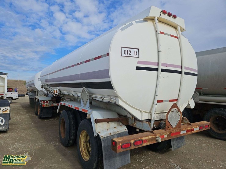 1982-hutchinson-super-b-oil-tank-trailer-image-6