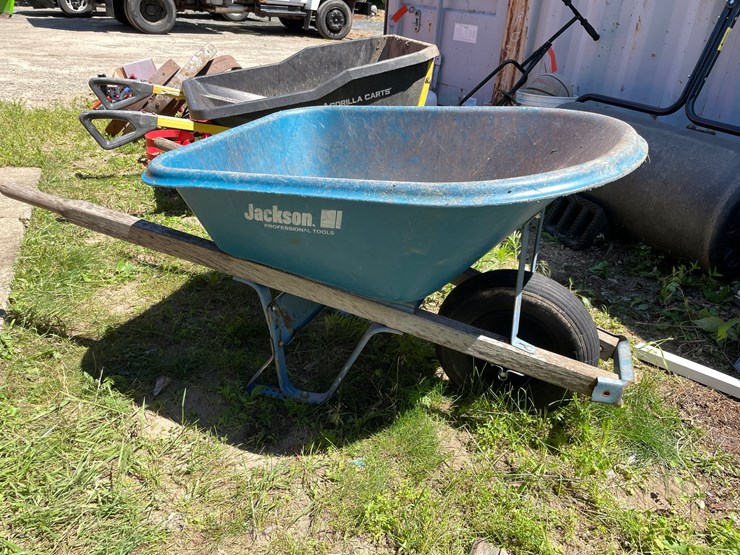 #7156-•-jackson-poly-tub-wheelbarrow-image-2