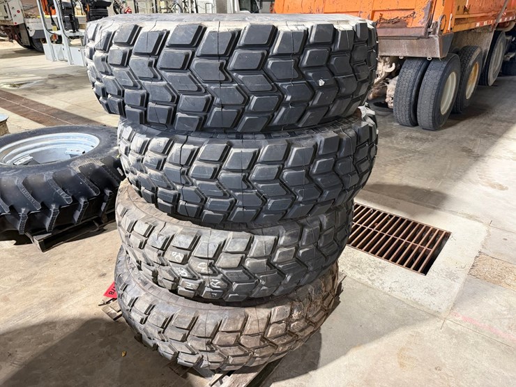 #1478-•-michelin-14.00r20-tires-image-1