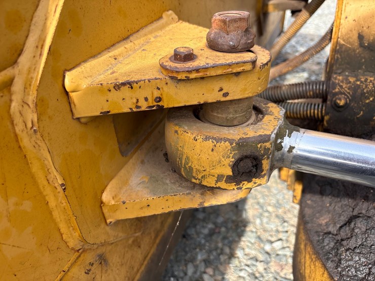caterpillar-d3c-xl-image-24
