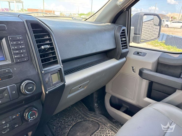 2017-ford-f150-image-25