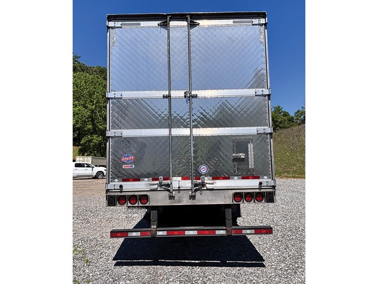 2024-utility-3000r-image-4