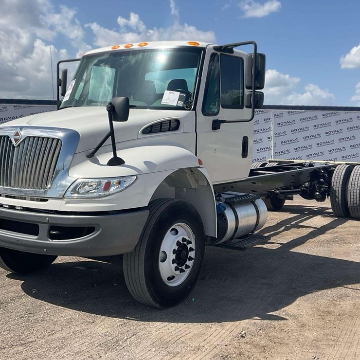 2019 INTERNATIONAL DURASTAR 4300