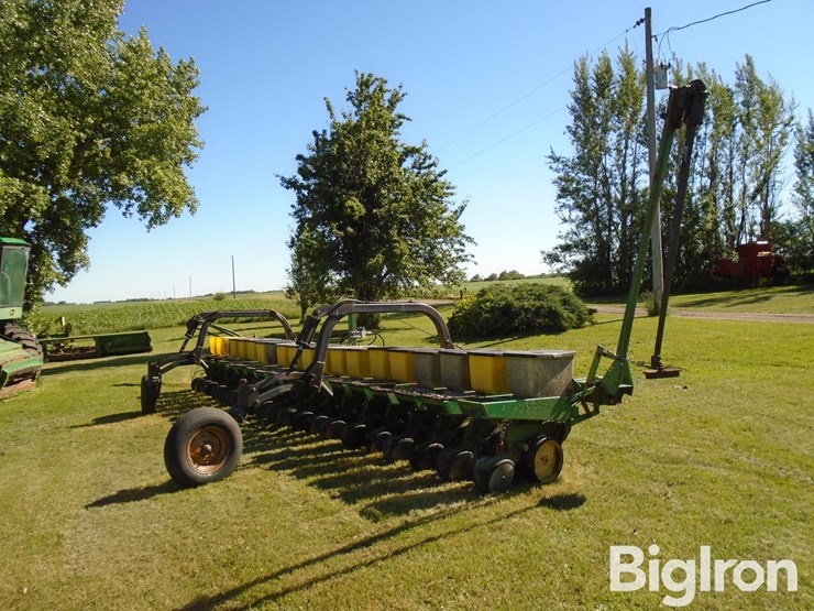 john-deere-7100-image-5