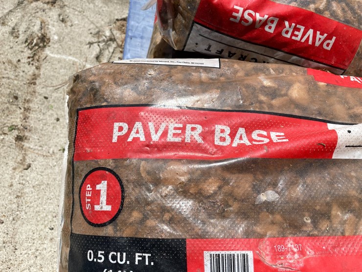 #7166-•-(13)-bags-of-mastercraft-paver-base-image-4