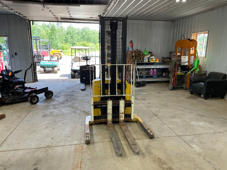#6064-•-yale-electric-pallet-stacker-image-6