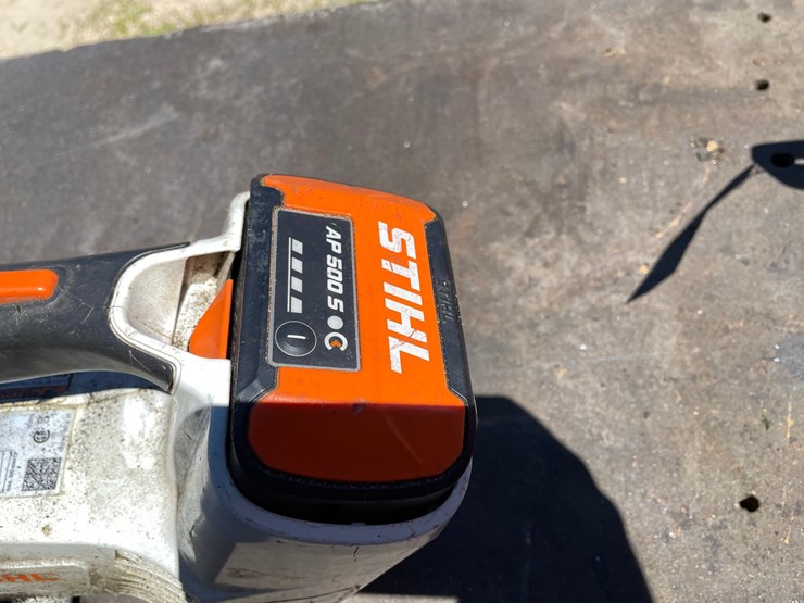 #7185-•-(2)-stihl-electric-chainsaws-image-11