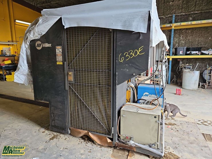 enclosed-miller/panasonic-auto-axcess-450-robotic-welder-image-1