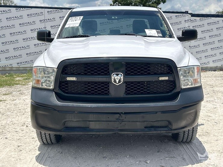 2020-ram-1500-classic-image-26