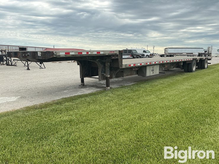 2013-great-dane-trailer-image-1