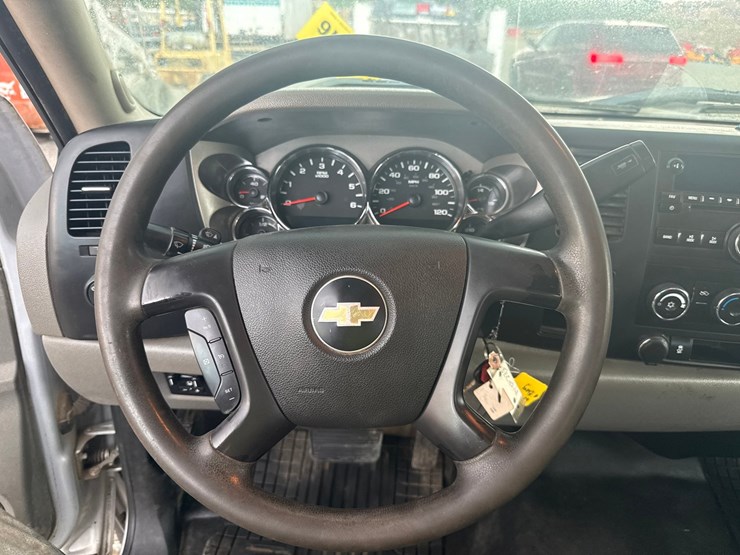 2013-chevrolet-2500-image-48