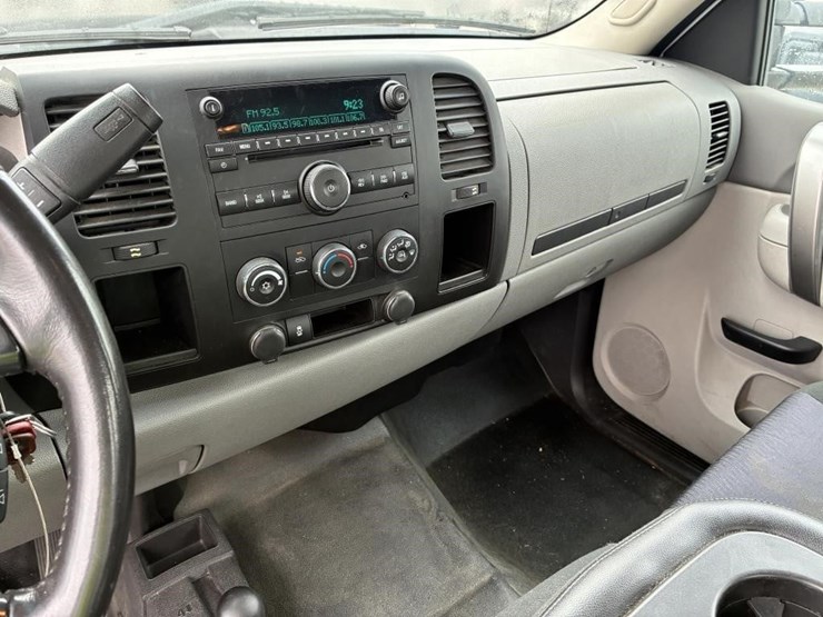 2012-gmc-sierra-2500-image-22