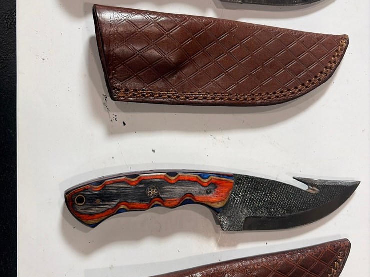 #5911-•-(9)-unused-knives-image-2