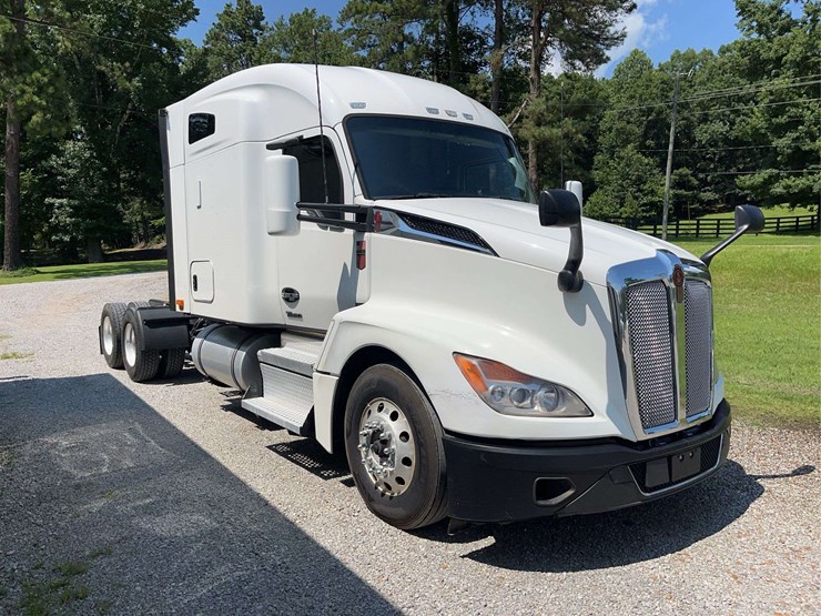 2022-kenworth-t680-image-5