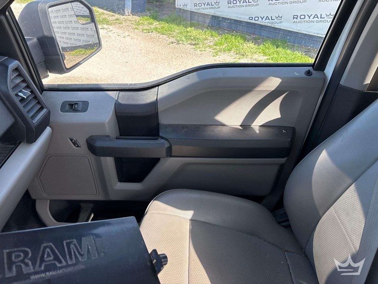 2016-ford-f150-image-18