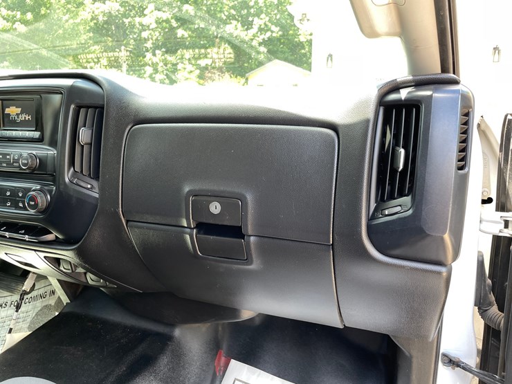 2015-chevrolet-2500-image-26