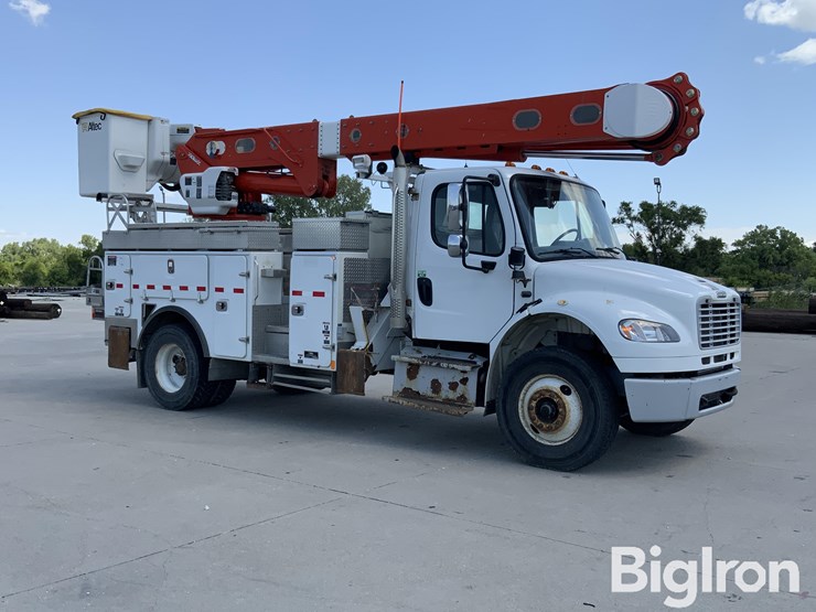 2016-freightliner-m2-106-image-11