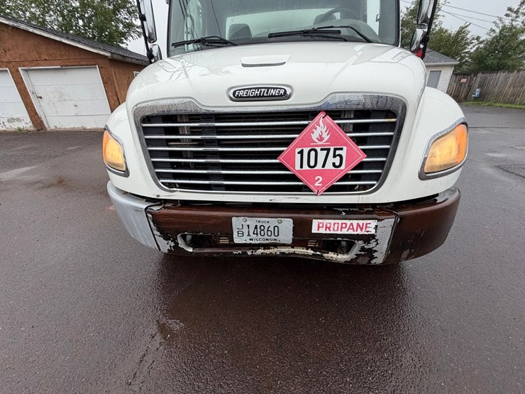#1797-•-1996-freightliner-m2-lp-truck-image-14
