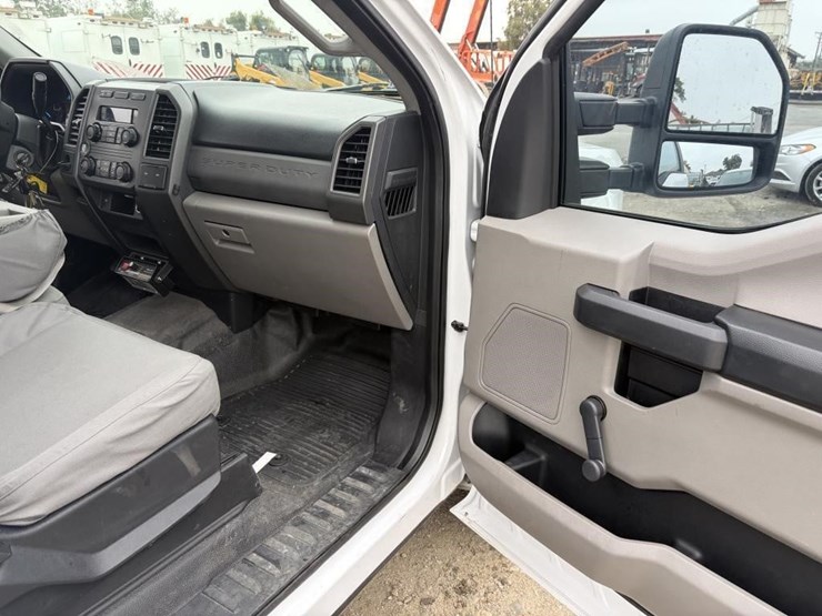 2017-ford-f350-image-10