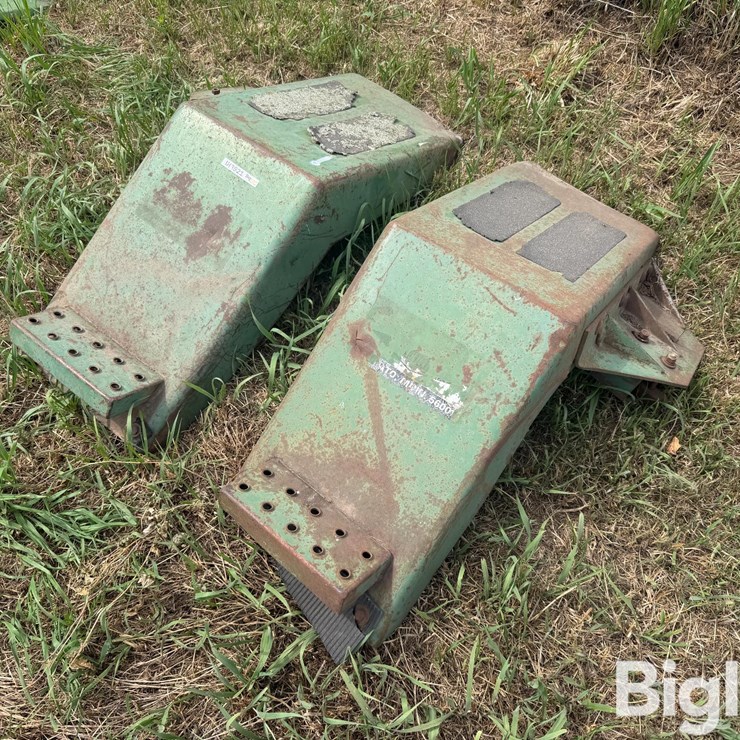 2WD Tractor Fenders