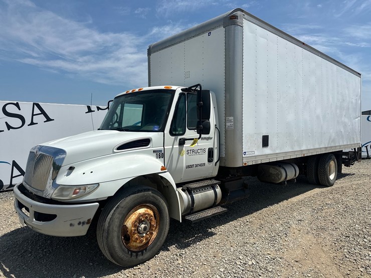 2011-international-durastar-4300-image-1