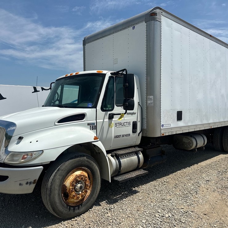 2011 INTERNATIONAL DURASTAR 4300