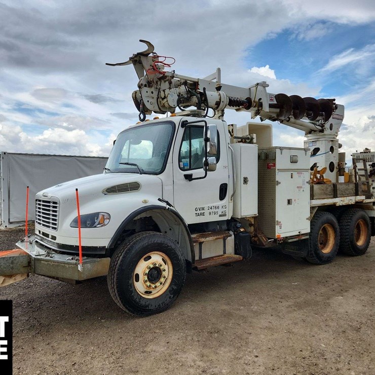 2011 FREIGHTLINER M2 106