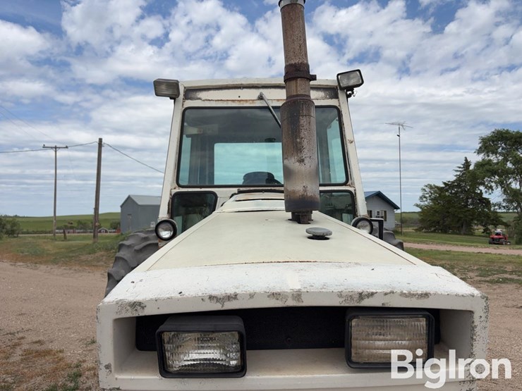 1975-case-1370-2wd-tractor-image-13