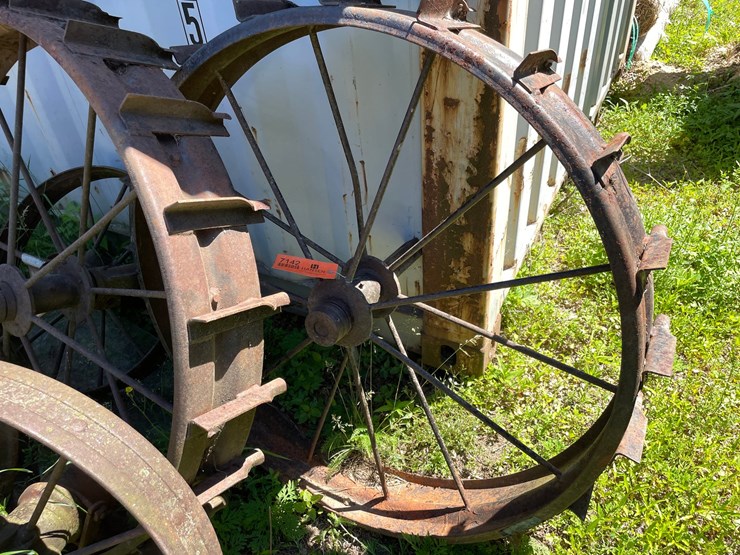 #7142-•-variety-of-vintage-steel-wheels-image-2