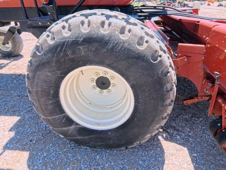 hesston-8550s-image-82