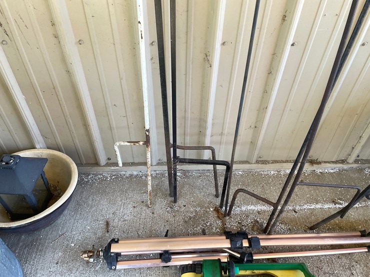 #7180-•-metal-flower-pot-hangers-and-lawn-sprinklers-image-7