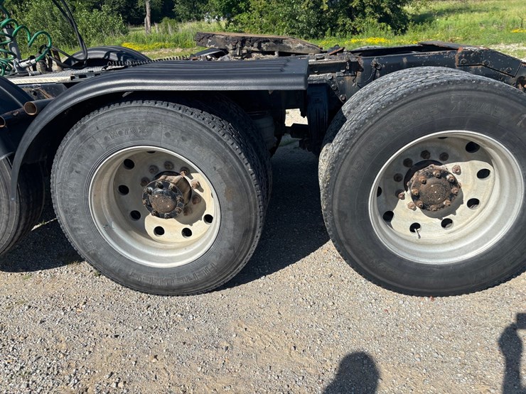 1988-peterbilt-377-image-93