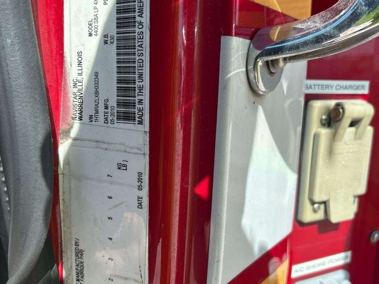 2011-international-durastar-4400-image-5