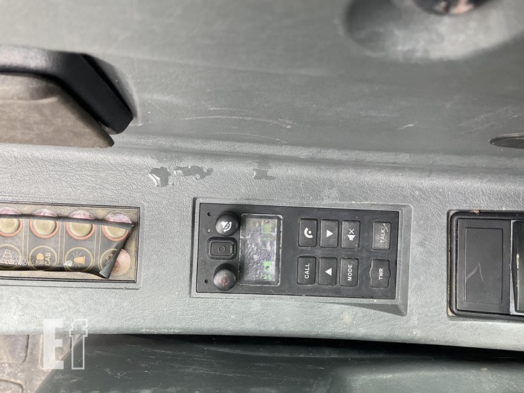 2018-case-cx60c-image-16