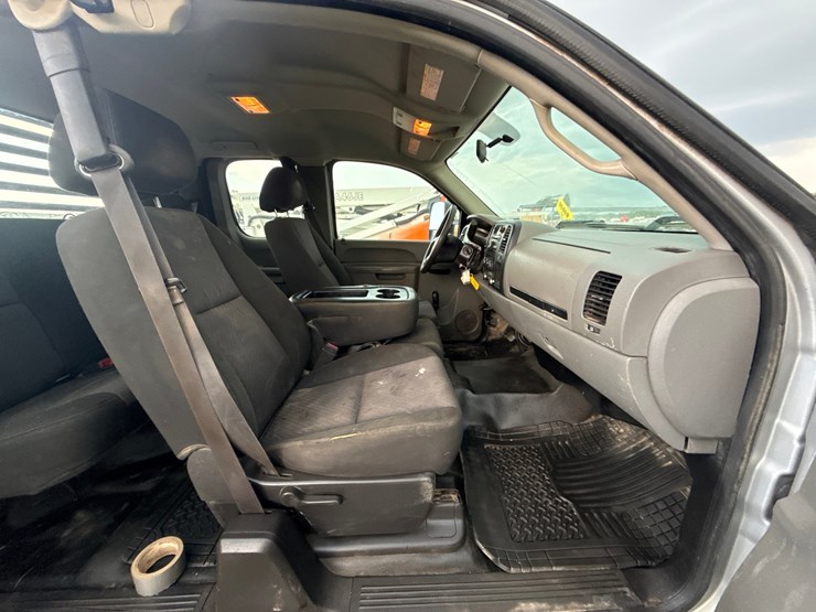 2013-chevrolet-2500-image-39