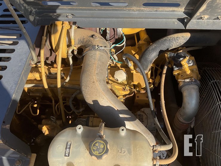 2013-deere-350g-lc-image-19