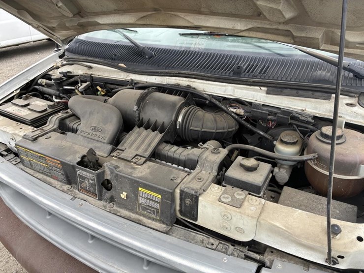 2001-ford-e250-image-10