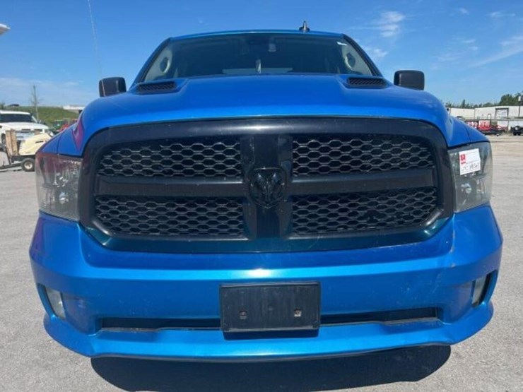 2021-ram-1500-classic-image-67