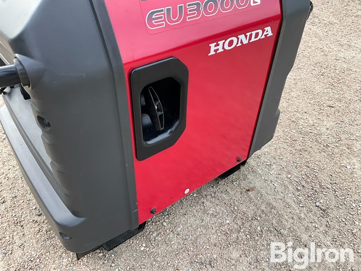 honda-eu3000is-image-18
