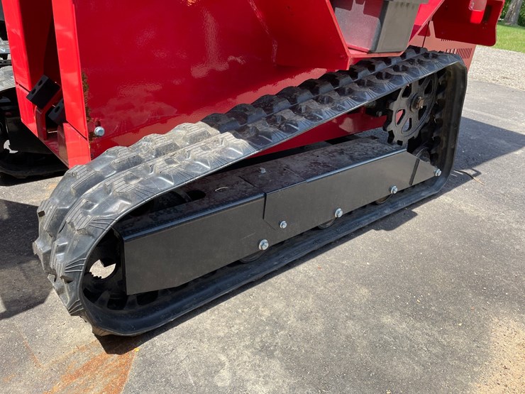 #6075-•-agt-tracked-loader-image-12